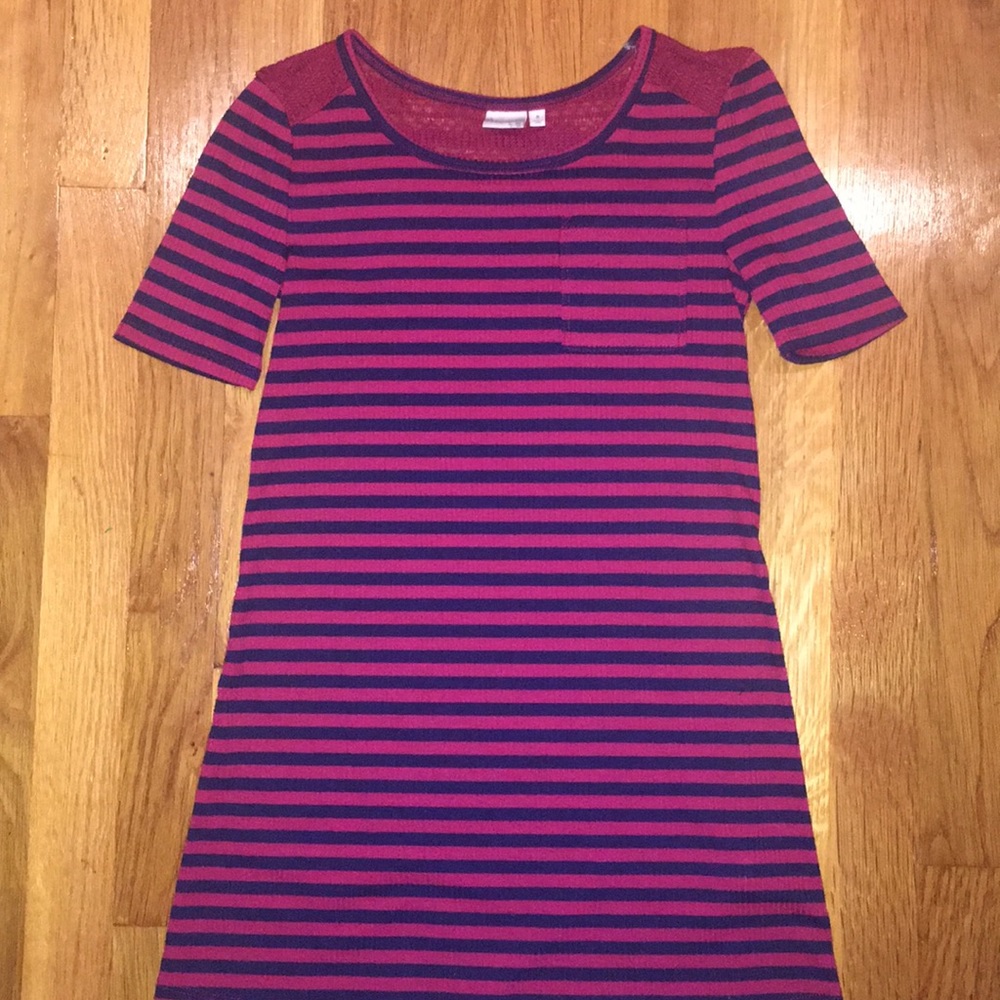 Girls size 8 stripe t-shirt dress
